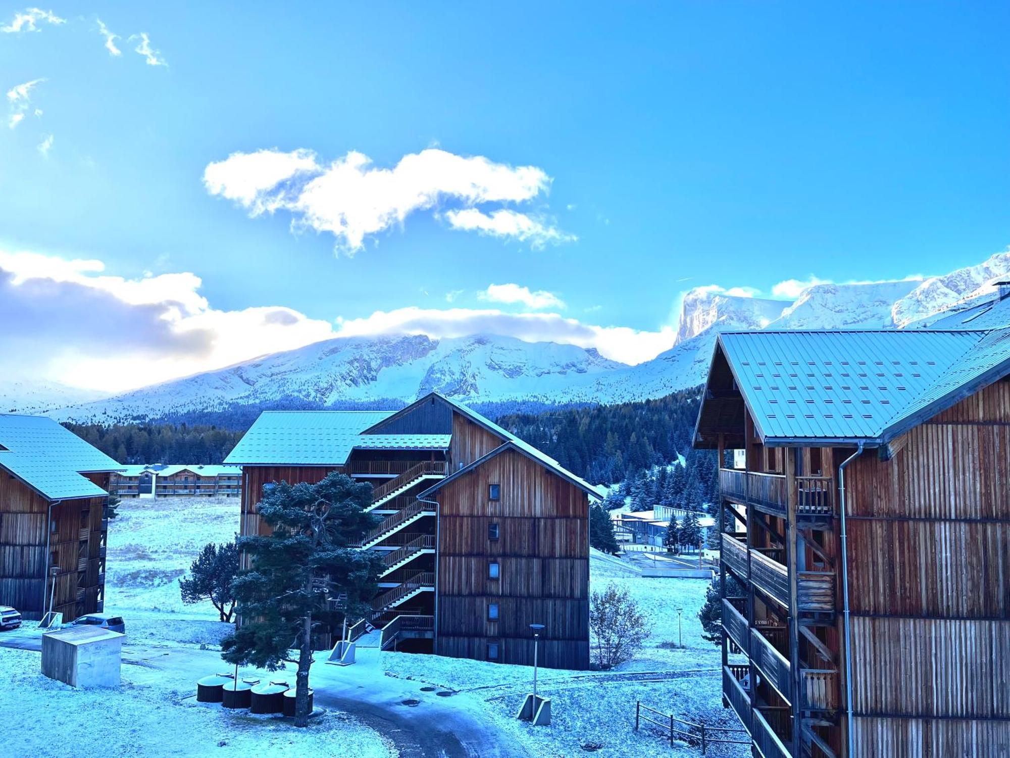 Appartement Chalets Du Super D Saint-Étienne-en-Dévoluy Exterior foto