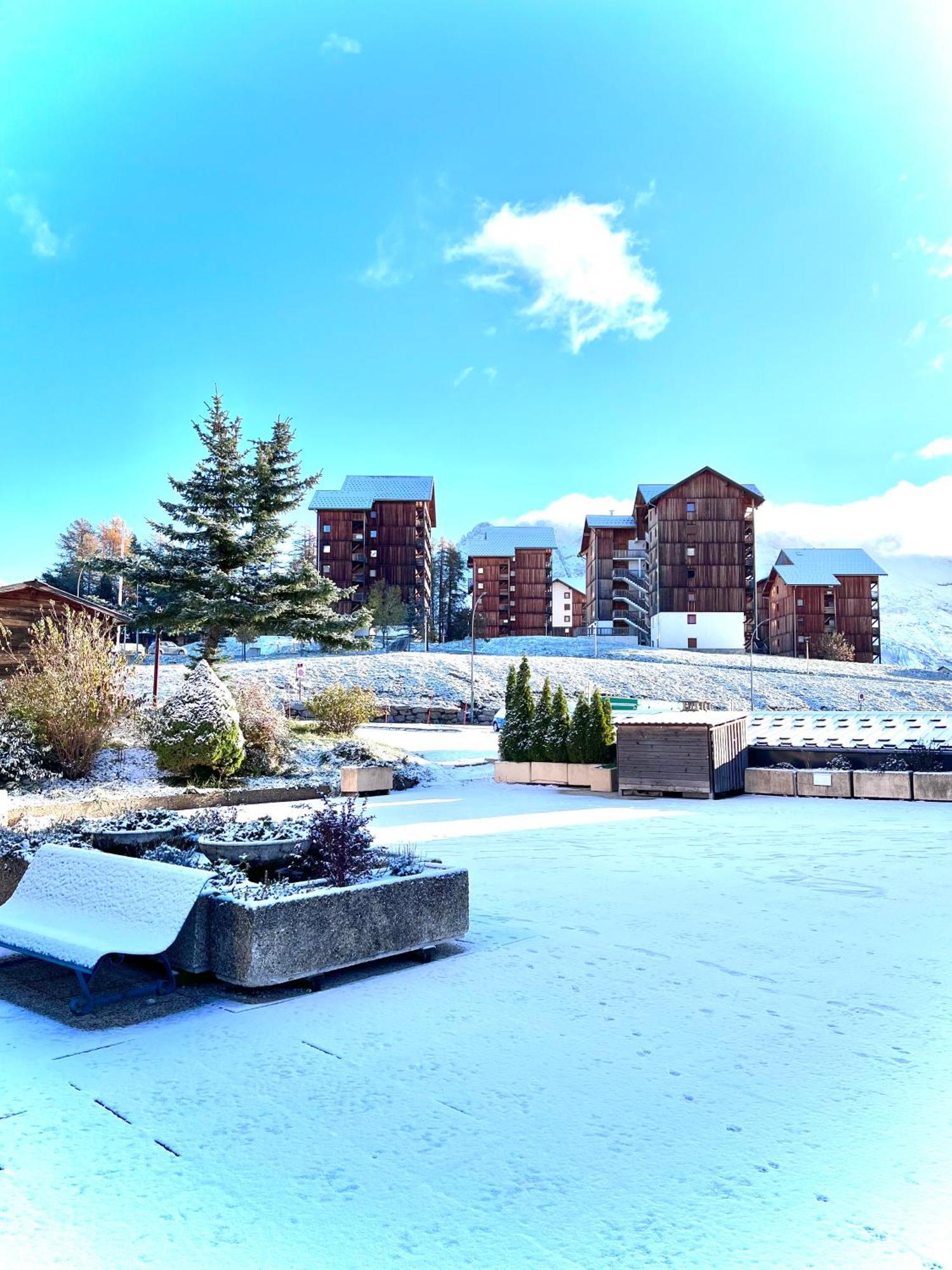 Appartement Chalets Du Super D Saint-Étienne-en-Dévoluy Exterior foto